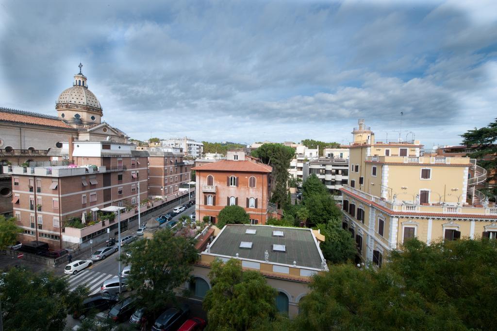 Bed and Breakfast Domus Castroni Pompeo Magno Roma Exterior foto
